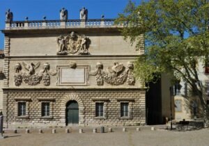 Visiter Avignon en 1 jour, façade baroque